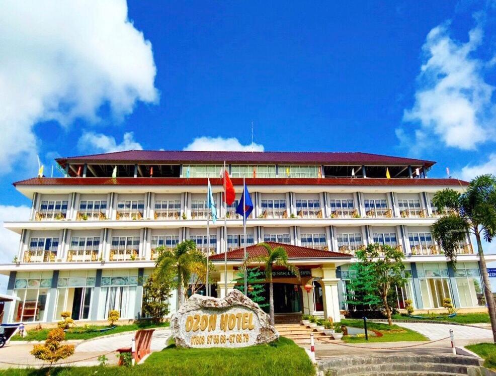 Ozon Hotel Nam Can Exterior foto